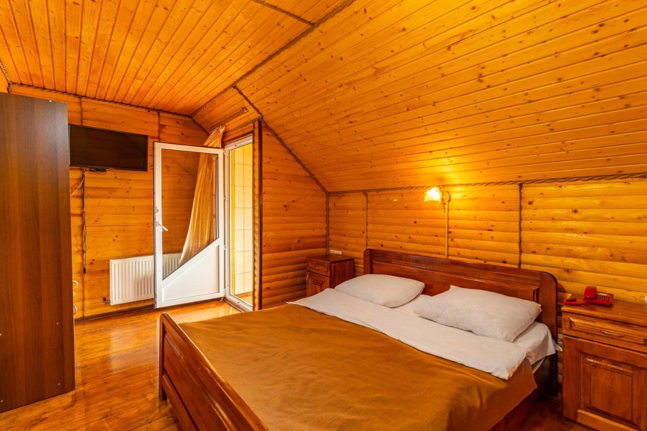 Гуцульська Світлиця Hotel Boekovel Buitenkant foto